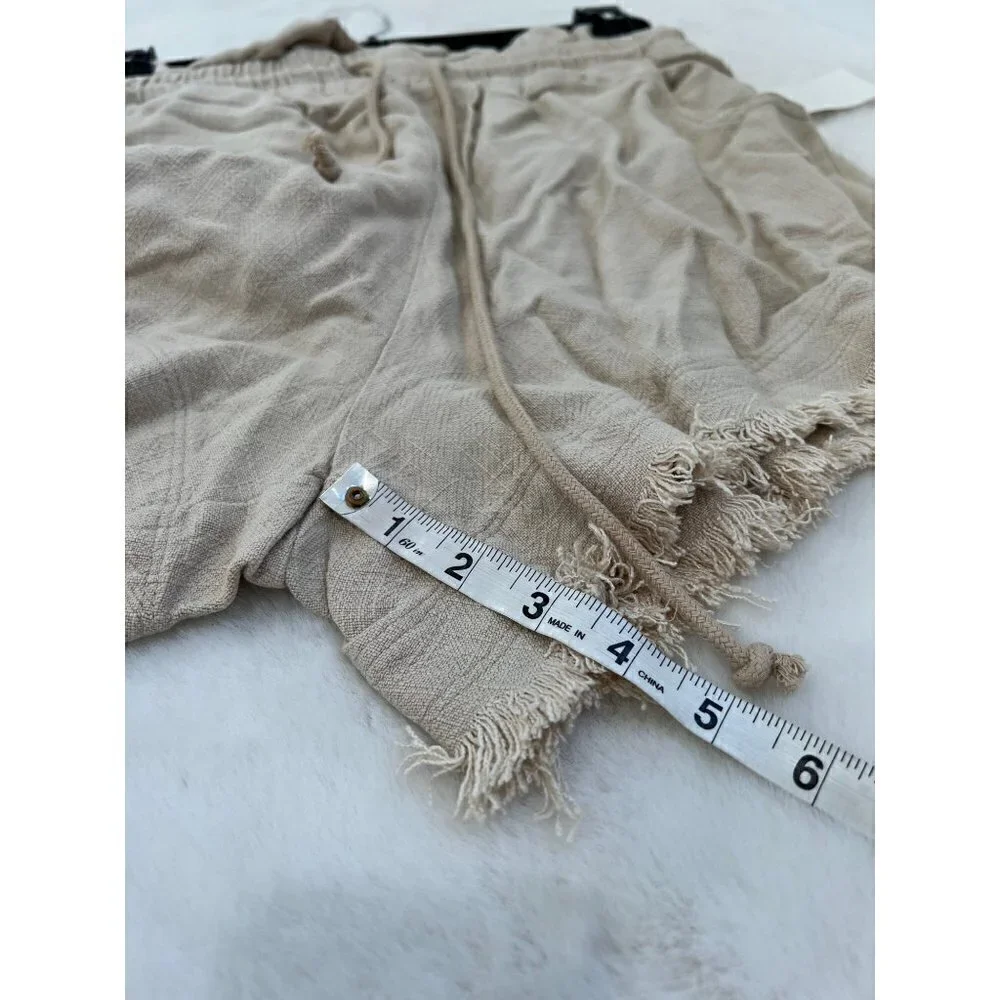 NWT BLANKNYC Size M AWAY FROM HERE SHORT beige color MSRP $68